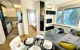 Regina Vracar Apartment And Garage